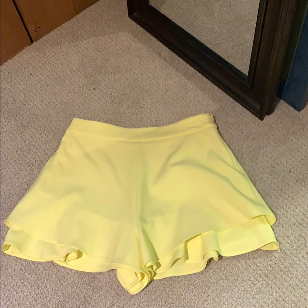 Zara ruffle hem yellow shorts